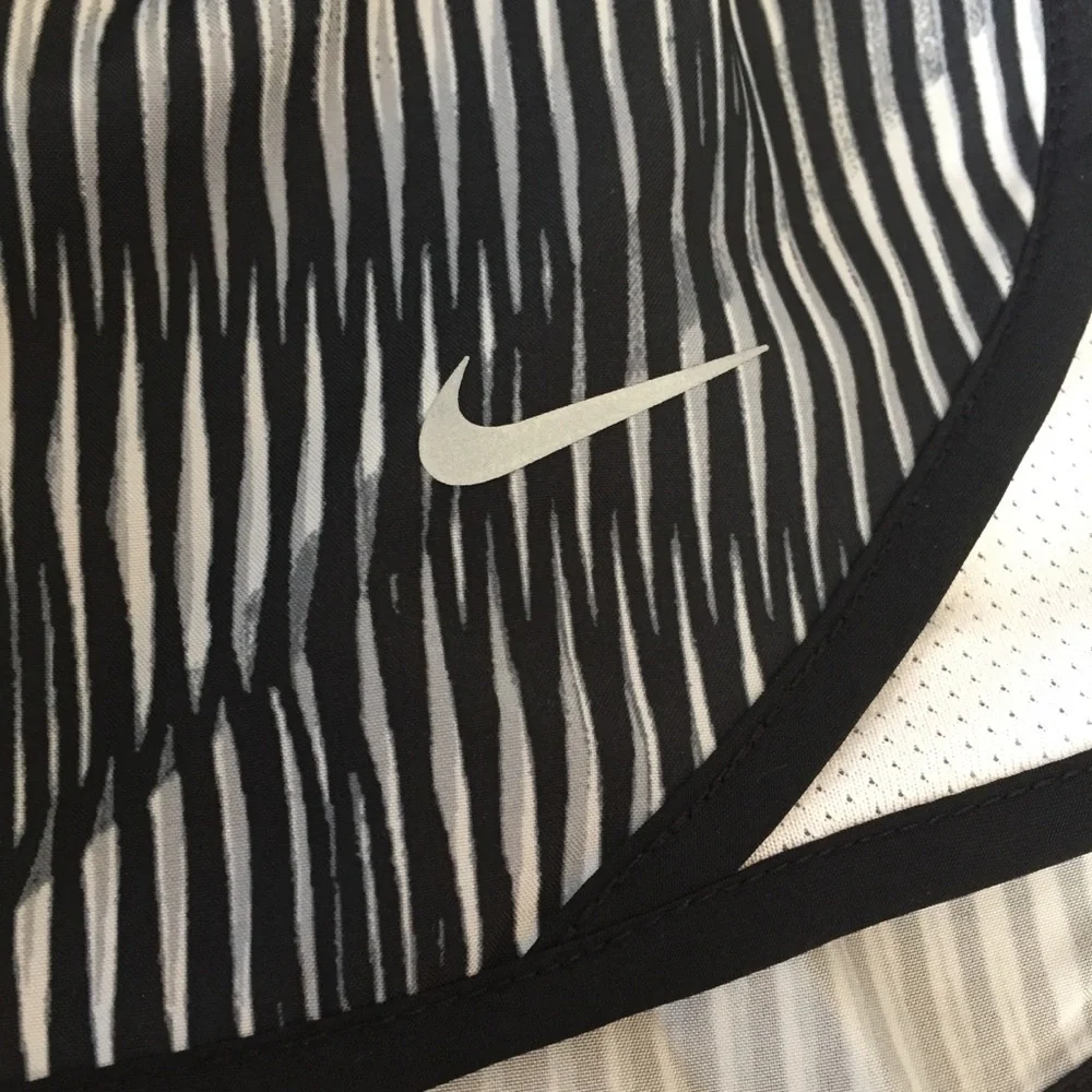 NWT Nike Dri-Fit Stripe Print Tempo Shorts girls